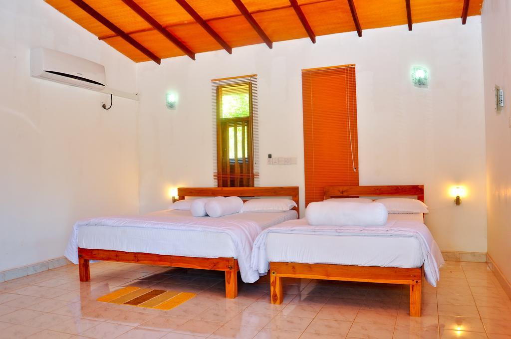 Indika Lake Resort Nuwarawewa East Habitación foto